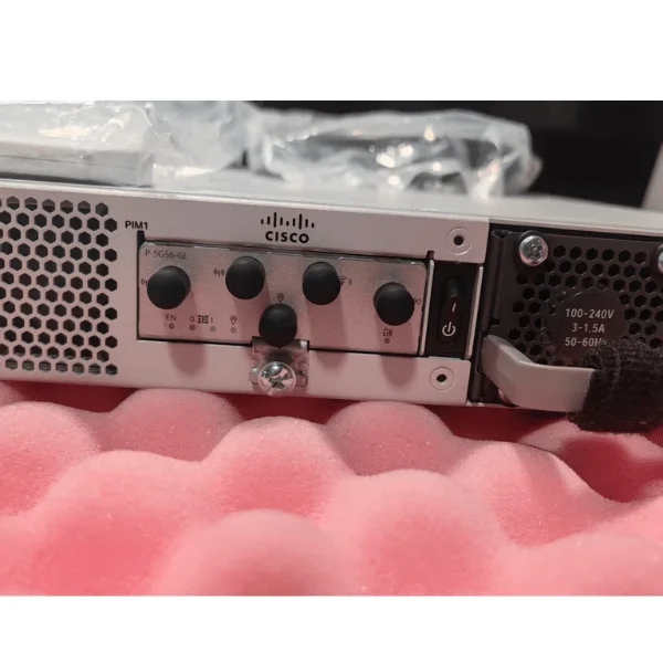 Cisco Catalyst C8300-1N1S-4T2X Router